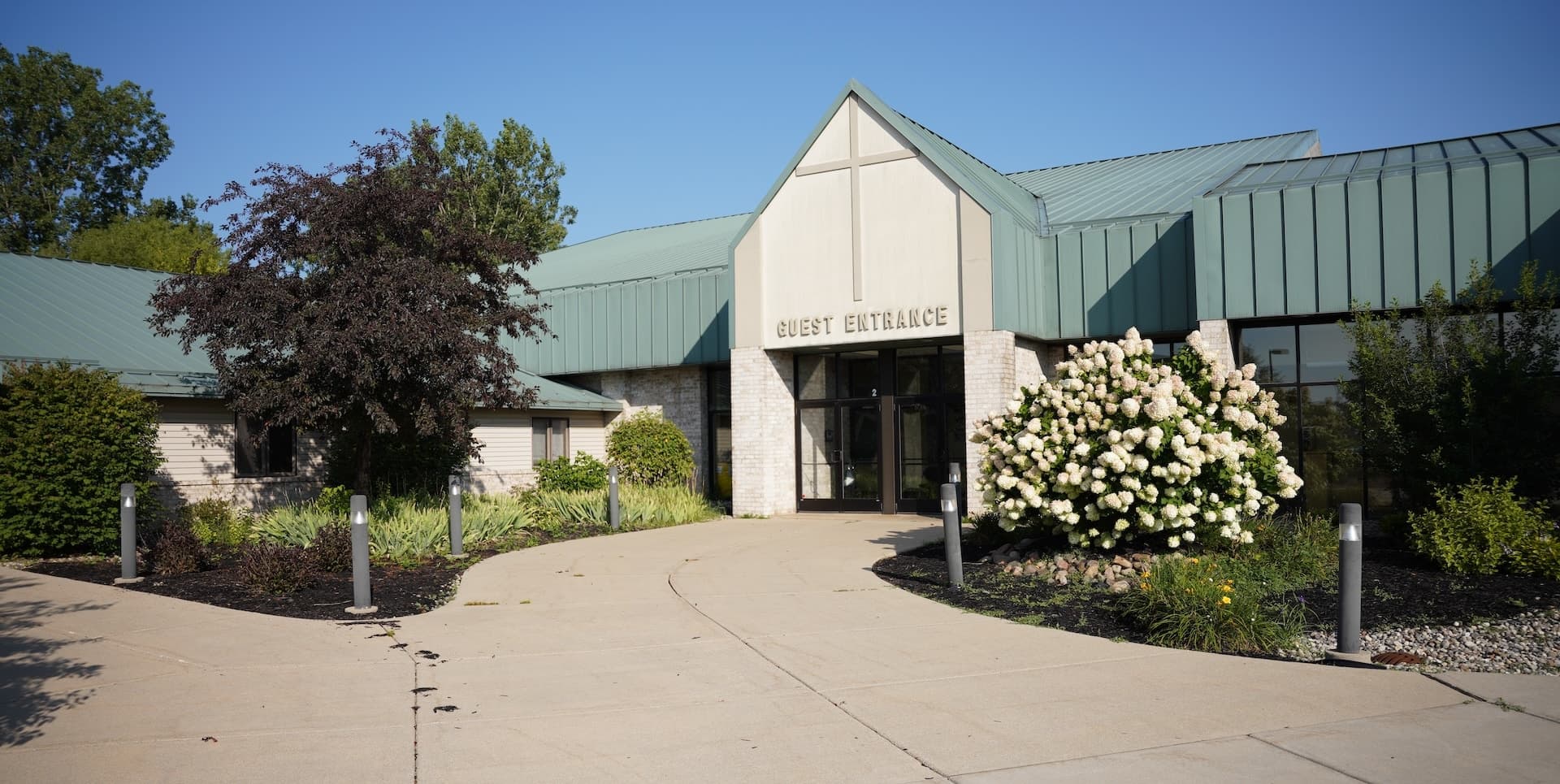 Chapel Pointe Holt exterior